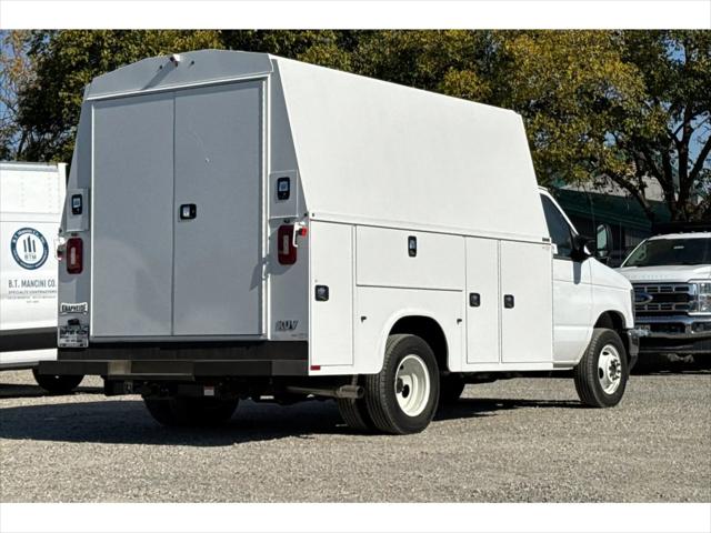 2025 Ford E-350 Cutaway E-Series Cutaway