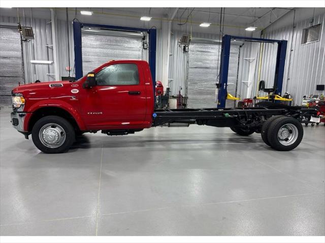 2024 RAM Ram 5500 Chassis Cab RAM 5500 SLT CHASSIS REGULAR CAB 4X4 120 CA