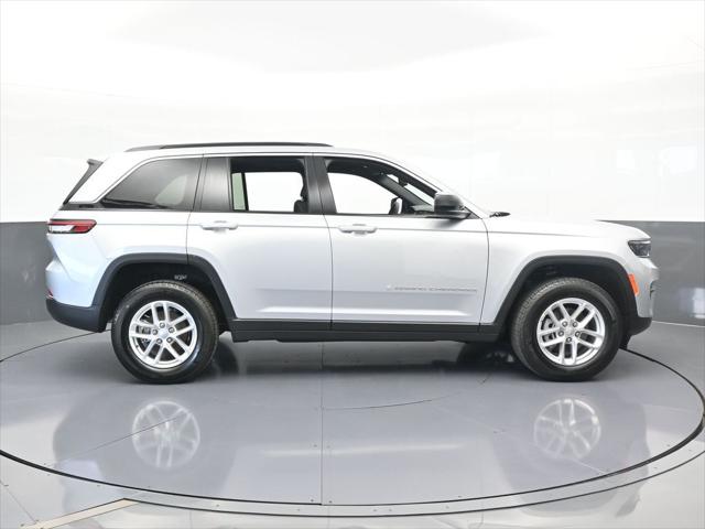 2024 Jeep Grand Cherokee GRAND CHEROKEE LAREDO X 4X2