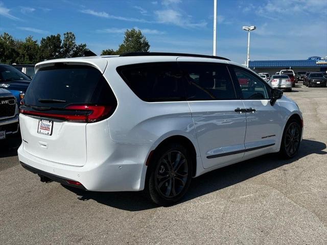 2024 Chrysler Pacifica PACIFICA TOURING L