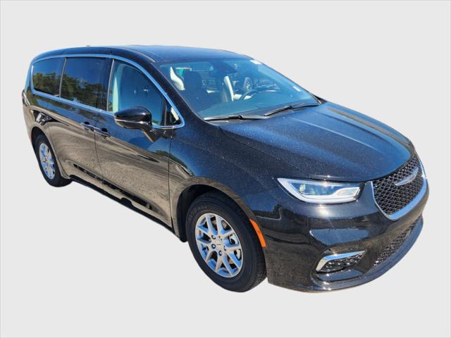 2024 Chrysler Pacifica PACIFICA TOURING L