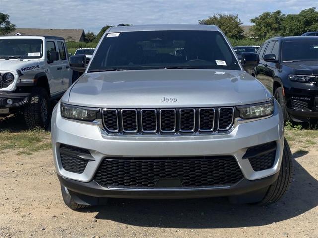 2024 Jeep Grand Cherokee GRAND CHEROKEE LAREDO X 4X2