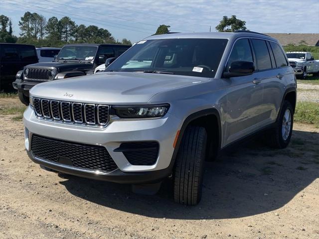 2024 Jeep Grand Cherokee GRAND CHEROKEE LAREDO X 4X2