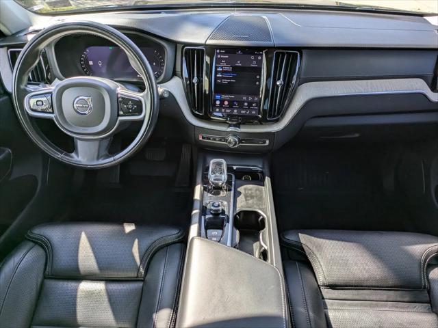 2022 Volvo XC60 B5 Inscription