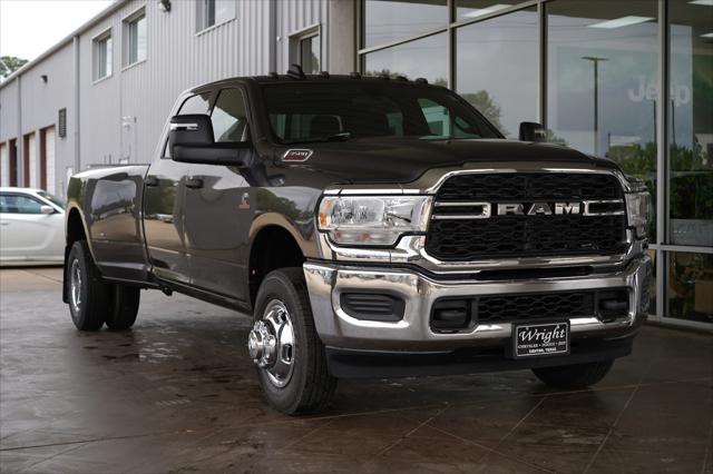 2024 RAM Ram 3500 RAM 3500 TRADESMAN CREW CAB 4X4 8 BOX