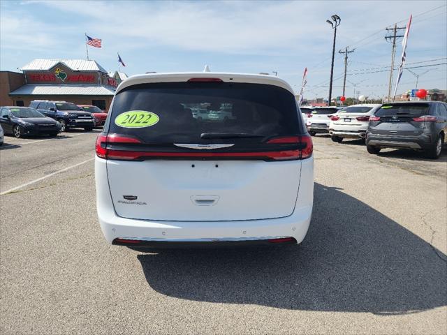 2022 Chrysler Pacifica Touring L