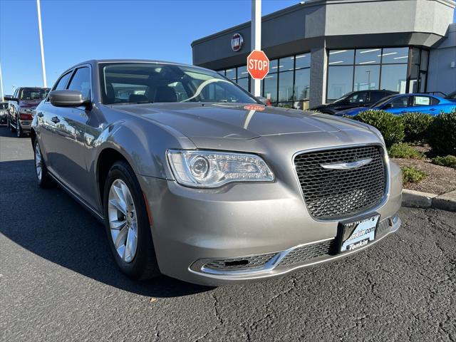 2016 Chrysler 300 Limited