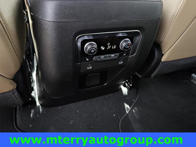 2024 Chevrolet Suburban 2WD Premier