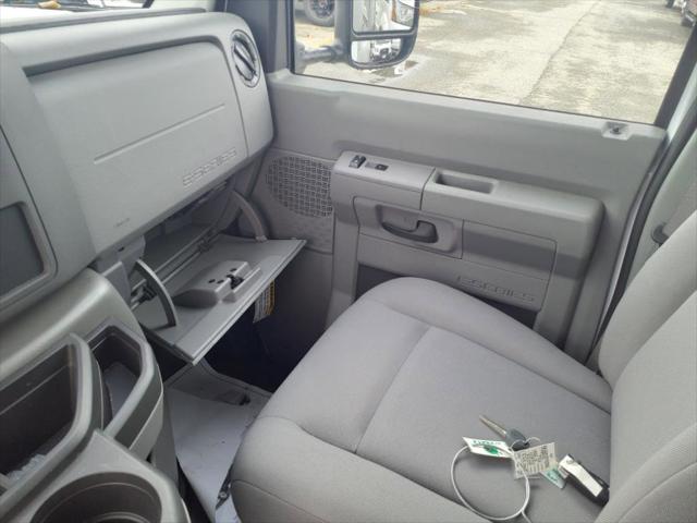 2025 Ford E-350 Cutaway Base