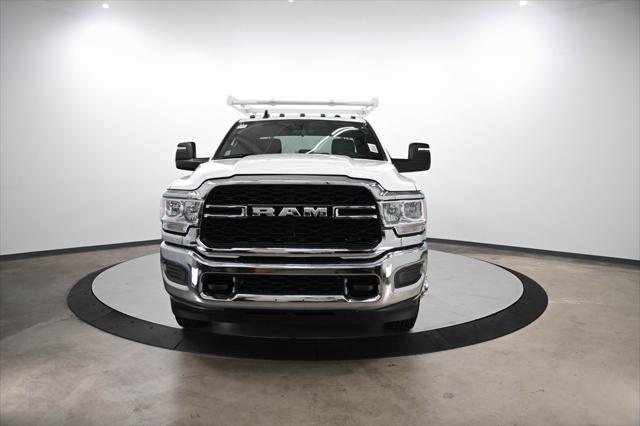 2024 RAM Ram 3500 Chassis Cab RAM 3500 TRADESMAN CREW CAB CHASSIS 4X4 60 CA