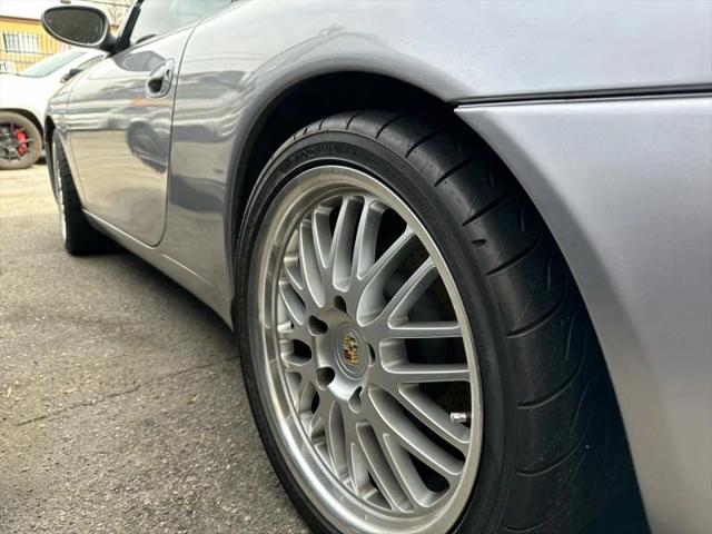 2004 Porsche 911 Carrera