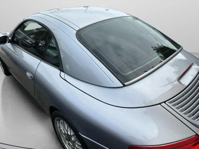 2004 Porsche 911 Carrera