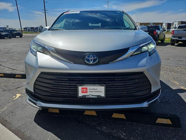 2022 Toyota Sienna LE 2022 Toyota Sienna LE