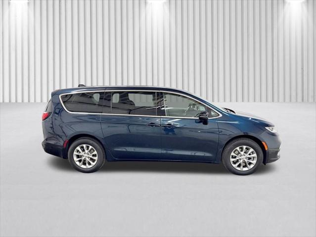 2024 Chrysler Pacifica PACIFICA TOURING L AWD