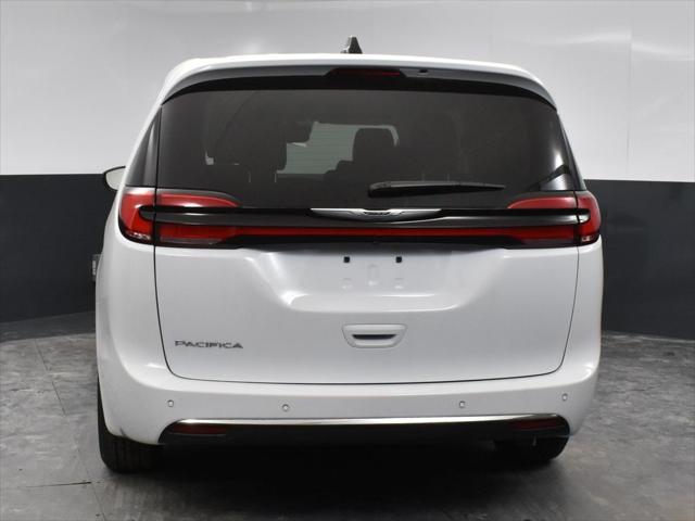 2024 Chrysler Pacifica PACIFICA TOURING L