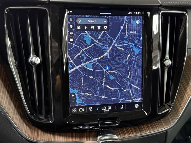 2024 Volvo XC60 Recharge T8 Ultimate Dark Theme
