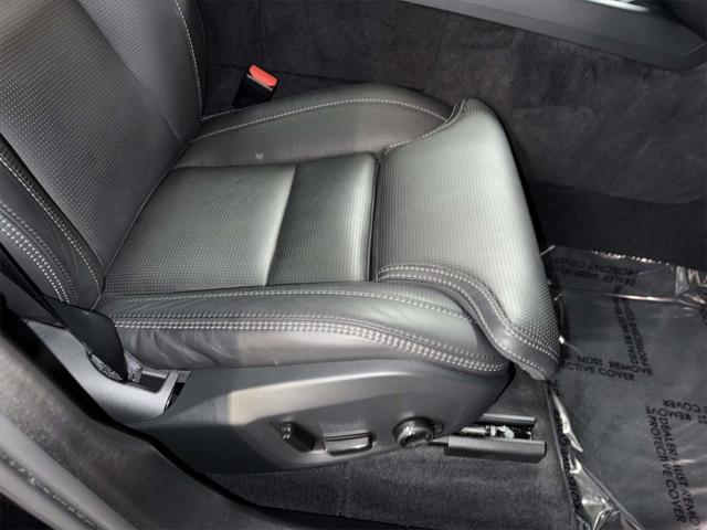 2024 Volvo XC60 Recharge T8 Ultimate Dark Theme