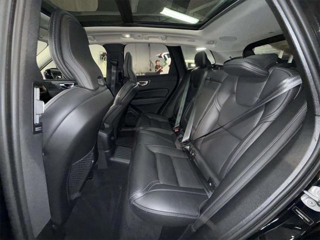 2024 Volvo XC60 Recharge T8 Ultimate Dark Theme