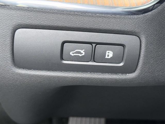 2024 Volvo XC60 Recharge T8 Ultimate Dark Theme