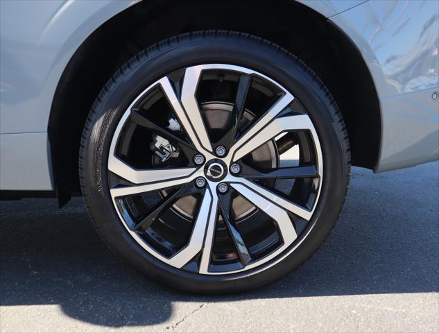 2025 Volvo XC60 Plug-In Hybrid Ultra