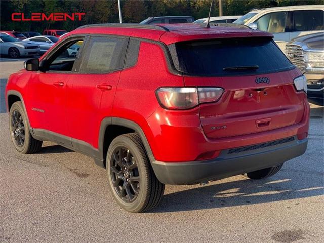 2025 Jeep Compass COMPASS LATITUDE 4X4