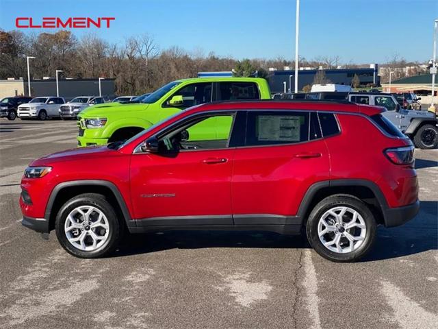 2025 Jeep Compass COMPASS LATITUDE 4X4