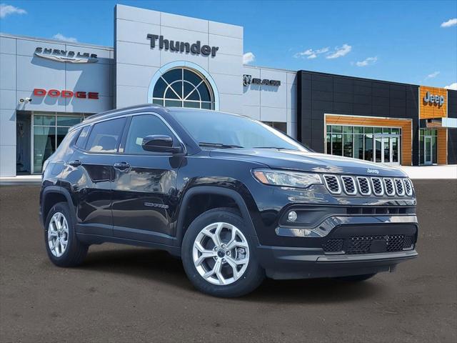 2025 Jeep Compass COMPASS LATITUDE 4X4