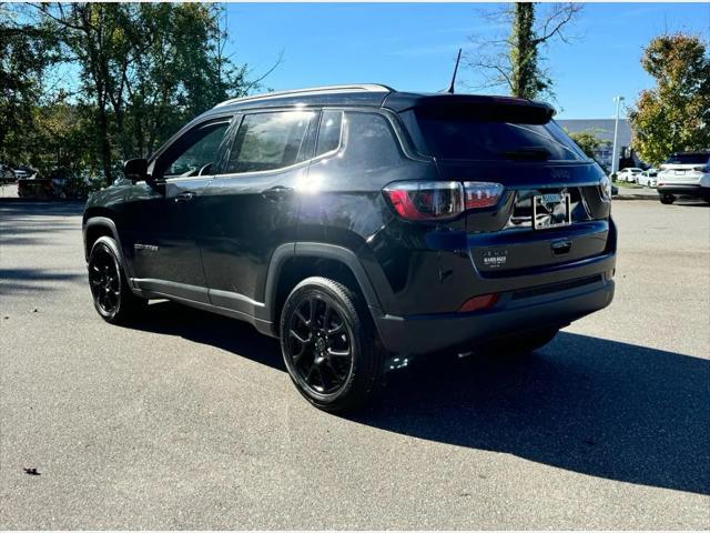 2025 Jeep Compass COMPASS LATITUDE 4X4