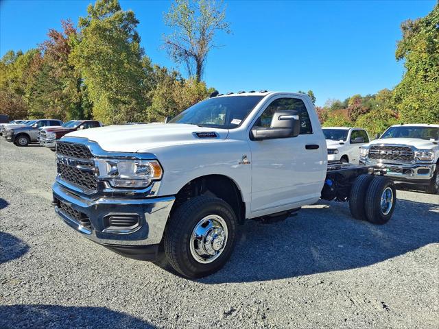 2024 RAM Ram 3500 Chassis Cab RAM 3500 TRADESMAN CHASSIS REGULAR CAB 4X4 60 CA