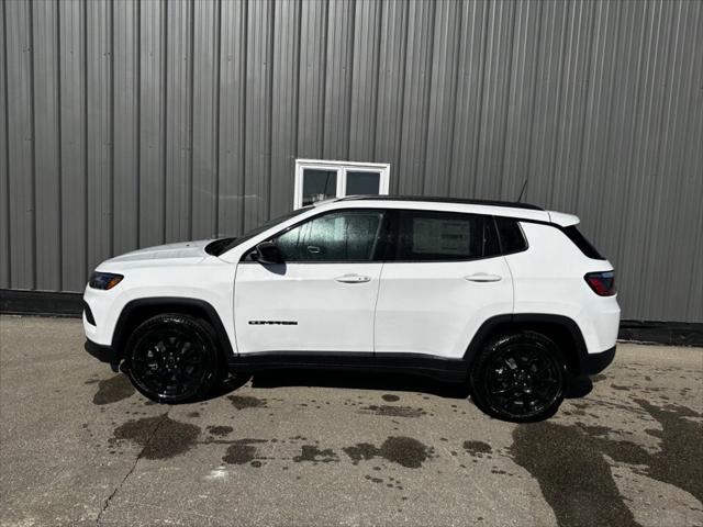 2025 Jeep Compass COMPASS LATITUDE 4X4