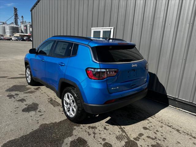 2025 Jeep Compass COMPASS LATITUDE 4X4