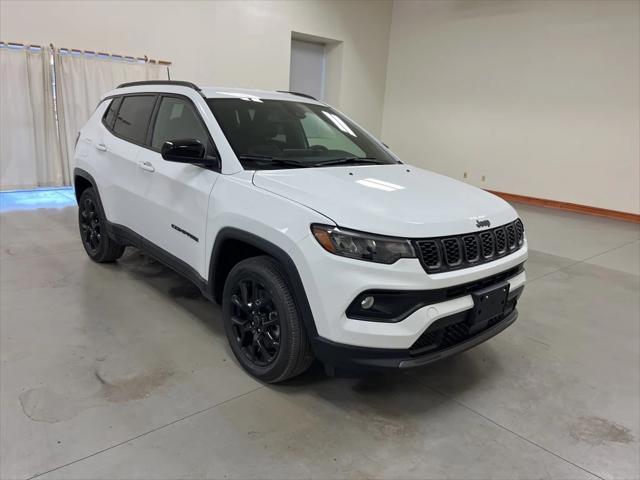 2025 Jeep Compass COMPASS LATITUDE 4X4