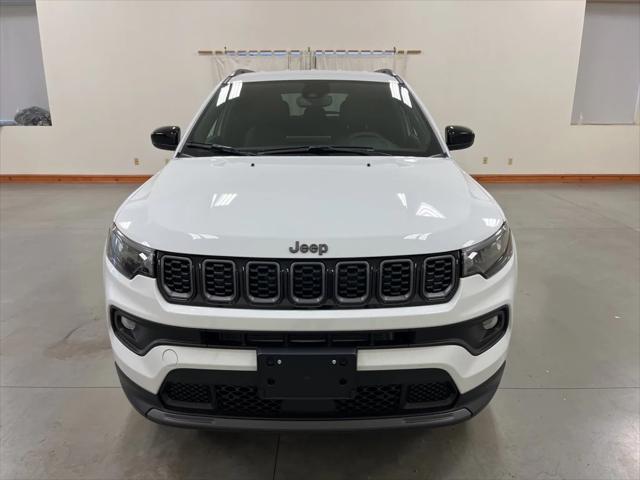 2025 Jeep Compass COMPASS LATITUDE 4X4