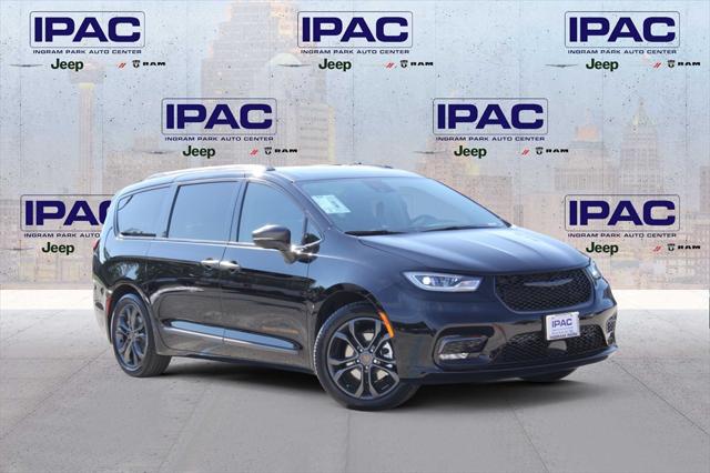 2024 Chrysler Pacifica PACIFICA TOURING L