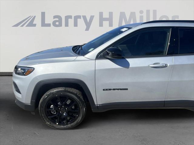 2025 Jeep Compass COMPASS LATITUDE 4X4