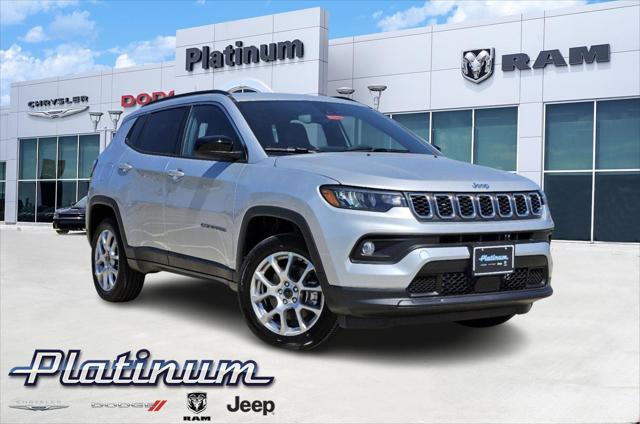 2025 Jeep Compass COMPASS LATITUDE 4X4