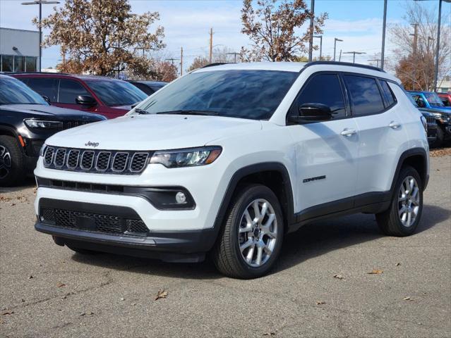 2025 Jeep Compass COMPASS LATITUDE 4X4