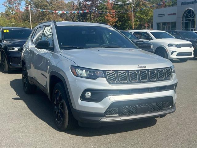 2025 Jeep Compass COMPASS LATITUDE 4X4