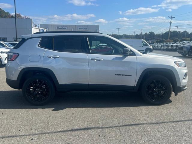 2025 Jeep Compass COMPASS LATITUDE 4X4