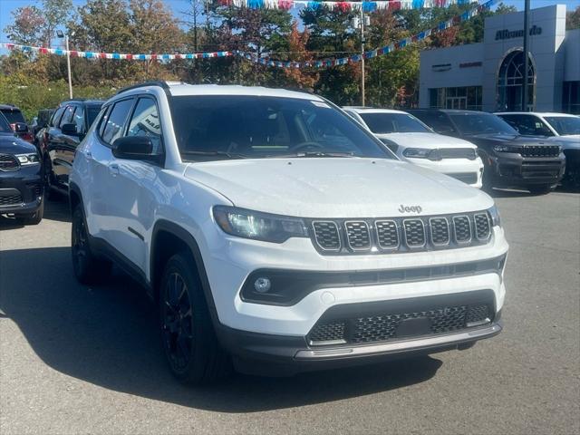 2025 Jeep Compass COMPASS LATITUDE 4X4