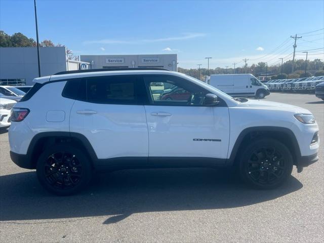 2025 Jeep Compass COMPASS LATITUDE 4X4