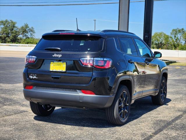 2025 Jeep Compass COMPASS LATITUDE 4X4
