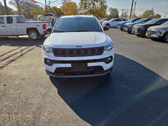 2025 Jeep Compass COMPASS LATITUDE 4X4