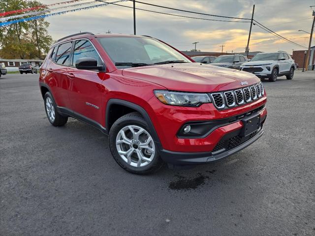 2025 Jeep Compass COMPASS LATITUDE 4X4