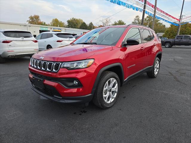 2025 Jeep Compass COMPASS LATITUDE 4X4