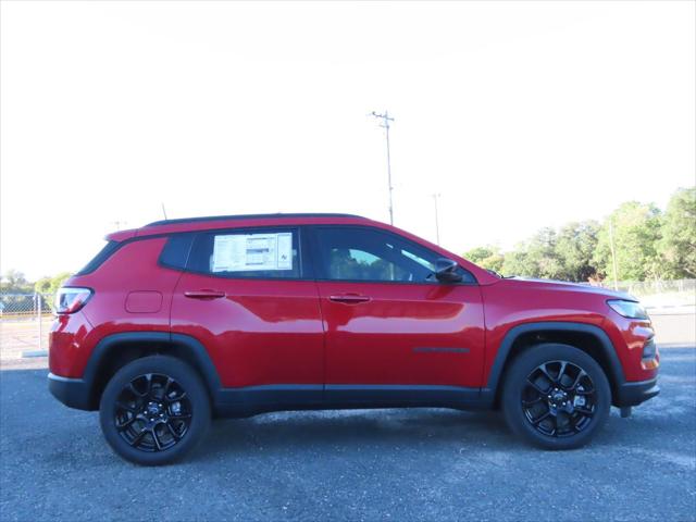 2025 Jeep Compass COMPASS LATITUDE 4X4