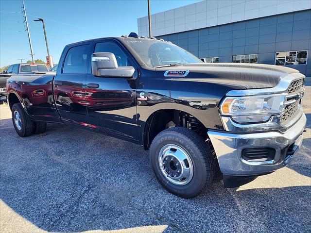 2024 RAM Ram 3500 RAM 3500 TRADESMAN CREW CAB 4X4 8 BOX