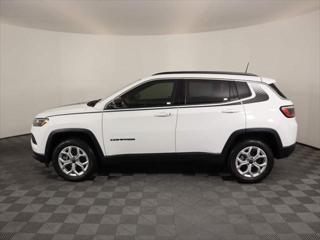 2025 Jeep Compass COMPASS LATITUDE 4X4