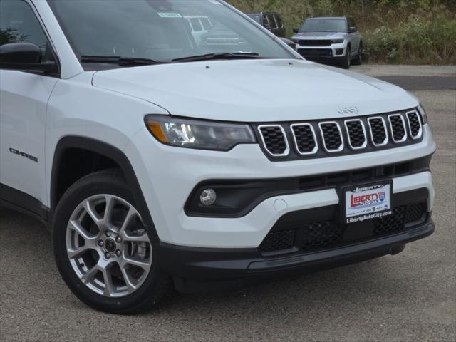 2025 Jeep Compass COMPASS LATITUDE 4X4