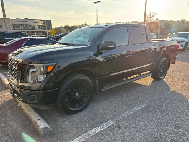 2018 Nissan TITAN SV